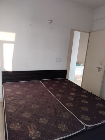 Room in 2 BHK Apartment at Conscient Habitat, Sector 99a – for Rent