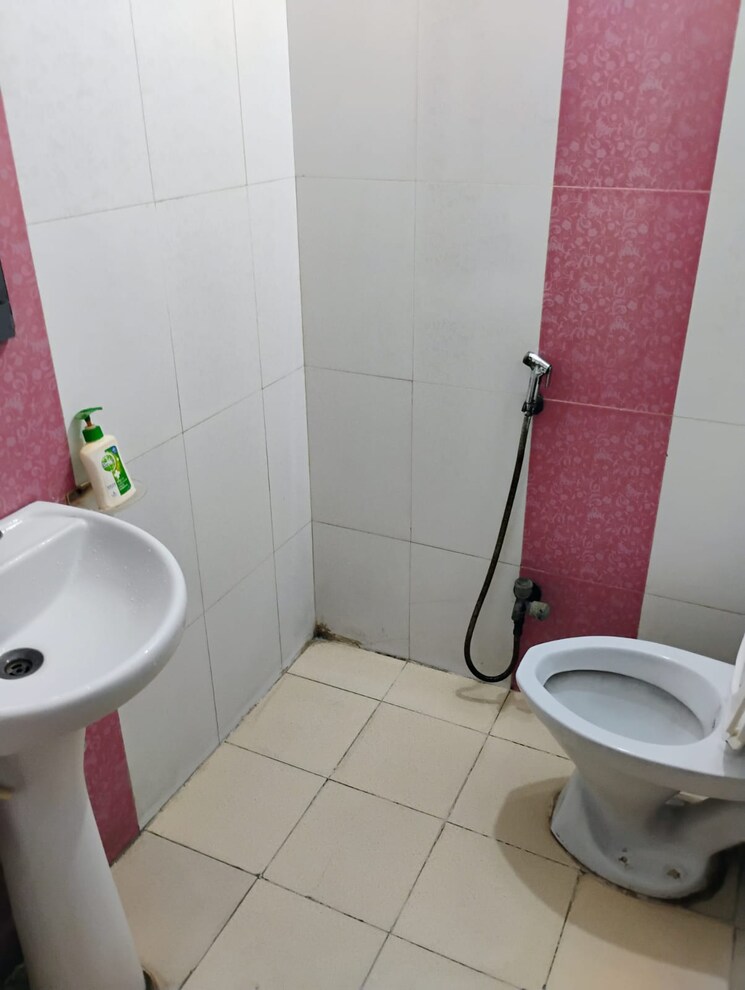 Bathroom, rwa-apartments-sector-51 3 Bedroom 200 Sq.Mt. Independent House In Sector 51 Noida 8264769