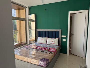 Bedroom in 1 BHK Apartment at Hiranandani Solitaire Studio Apartment, Ghodbunder Road – for Rent