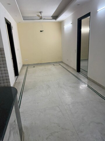 Room in 3.5 BHK Builder Floor at RWA Residential Society Sector 46, Sector 46 – for Rent