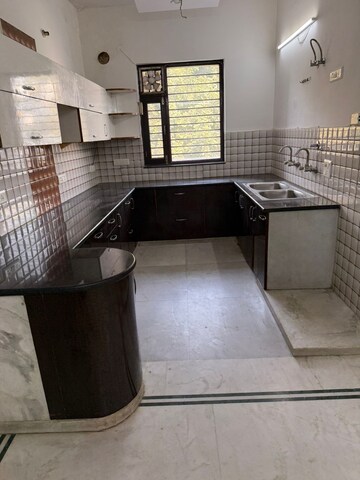 Kitchen in 3.5 BHK Builder Floor at RWA Residential Society Sector 46, Sector 46 – for Rent