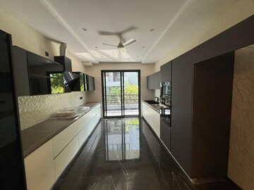 Kitchen in 4 BHK Builder Floor at Sector 47 – for Sale