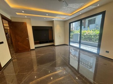 Room in 4 BHK Builder Floor at Sector 47 – for Sale