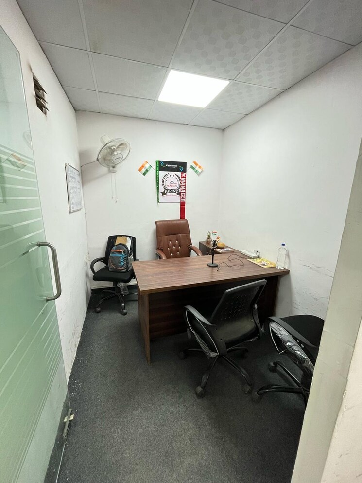 Team Area, sector 6 Commercial Office Space in IT/SEZ 700 Sq.Ft. In Sector 6 Noida 8264812