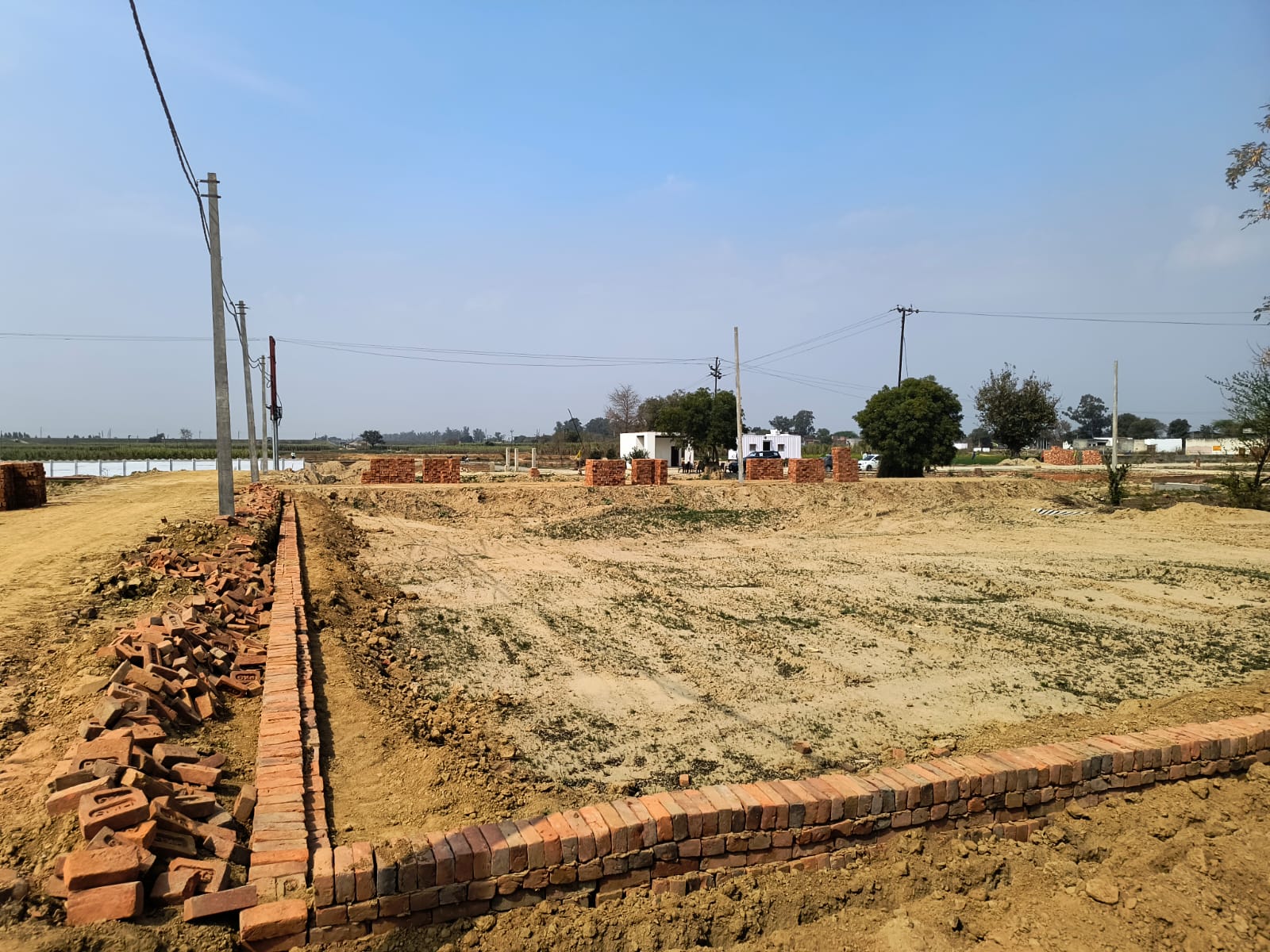 Plot For Sale in Shiv Kunj 