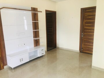 Room in 2 BHK Apartment at Tulip Lemon, Sector 69 – for Rent
