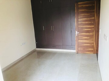 Room in 2 BHK Apartment at Tulip Lemon, Sector 69 – for Rent
