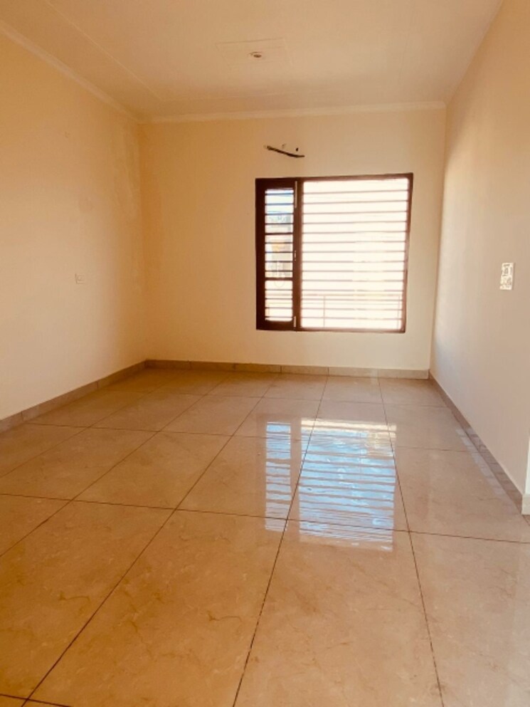 Room, sector 124 3 Bedroom 125 Sq.Yd. Independent House In Sector 124 Mohali 8264826
