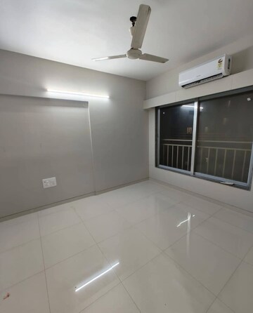 Room in 2 BHK Apartment at Srishti complex Powai, Powai – for Rent