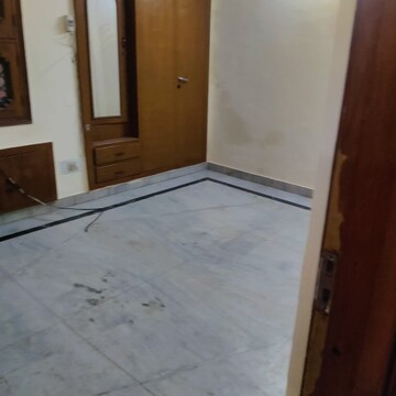 Room in 2 BHK Builder Floor at Sector 56 – for Rent