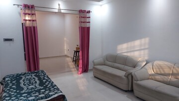 Bedroom in 2 BHK Builder Floor at DLF Vibhuti Khand, Gomti Nagar – for Rent