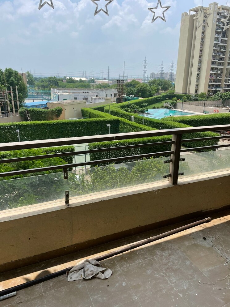 Balcony, shree-vardhman-victoria 3 Bedroom 1950 Sq.Ft. Apartment In Sector 70 Gurgaon 8264982