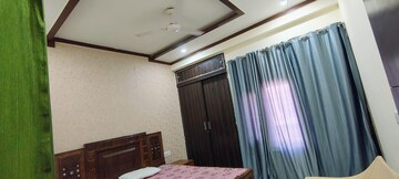 Room in 3 BHK Builder Floor at Vip Road – for Rent