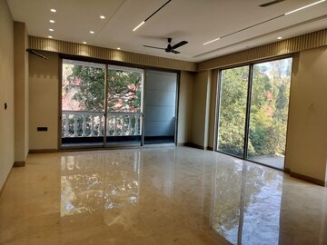 Room in 3 BHK Builder Floor at Defence Colony – for Rent