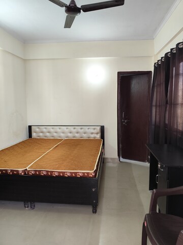 Furnished Amenities in 3.5 BHK Apartment at Futec Gateway, Sector 75 – for Rent