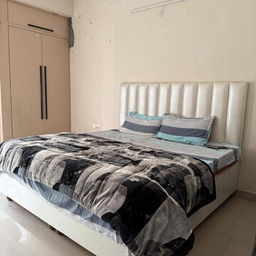 Bedroom in 2 BHK Apartment at Supertech Cape Town, Sector 74 – for Rent