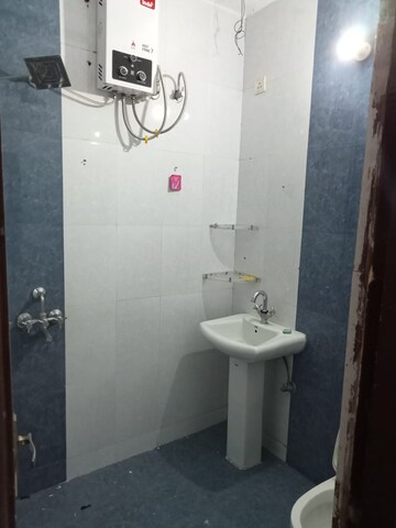 Bathroom in 1 BHK Builder Floor at Vip Road – for Rent