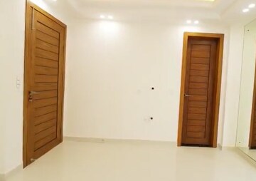 Room in 3 BHK Builder Floor at Sector 46 – for Sale