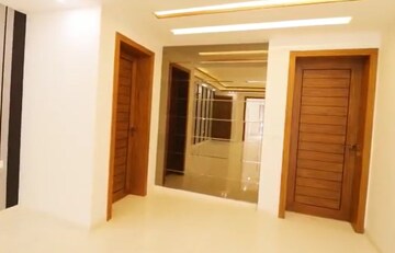 Room in 3 BHK Builder Floor at Sector 46 – for Sale
