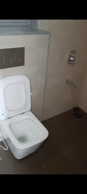 Bathroom in 2 BHK Apartment at Dynamix Avanya, Dahisar East – for Rent