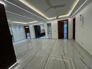 Building Lobby in 5 BHK Builder Floor at Sector 3 – for Sale
