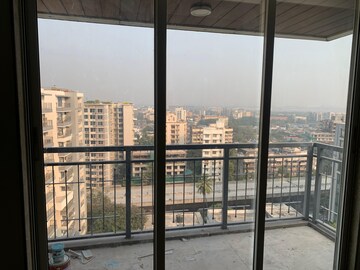 Room in 3 BHK Apartment at Ultra Space Insignia, Kalina – for Rent