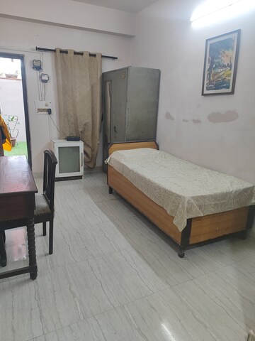 Bedroom in 1 RK Villa at RWA Apartments Sector 39, Sector 39 – for Rent