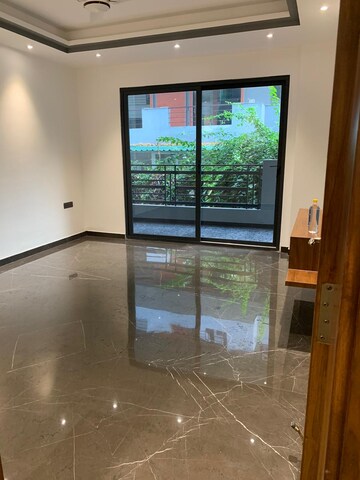 Room in 4 BHK Builder Floor at Sector 47 – for Sale