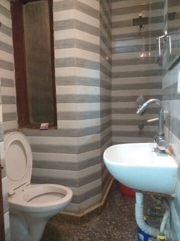 Bathroom in 2 BHK Builder Floor at Old Rajinder Nagar – for Rent