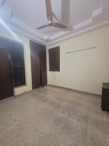 Furnished Amenities in 2 BHK Builder Floor at Janakpuri – for Rent