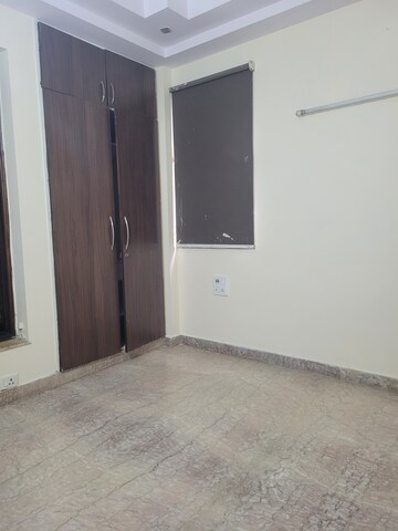 Furnished Amenities in 2 BHK Builder Floor at Janakpuri – for Rent