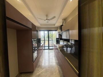 Building Lobby in 4 BHK Builder Floor at Sector 47 – for Sale
