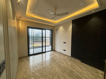 Room in 4 BHK Builder Floor at Sector 47 – for Sale