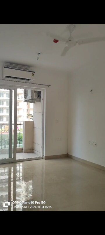 Room in 3.5 BHK Apartment at ATS Nobility, Sector 4, Greater Noida – for Rent