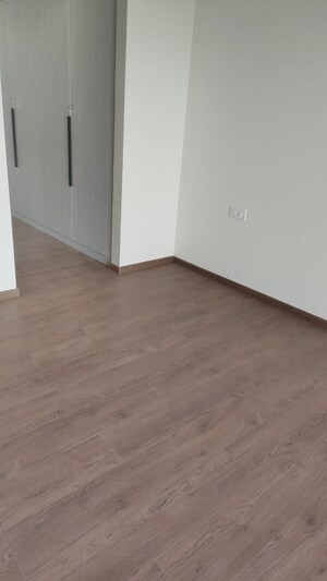 Room in 3 BHK Apartment at Shapoorji Pallonji Joyville Gurgaon, Sector 102 – for Sale