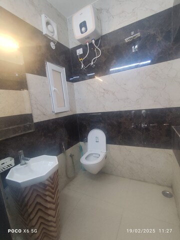 Attached Bathroom in 1 BHK Villa at Sector 27 – for Rent
