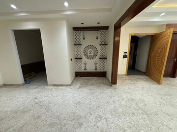 Building Lobby in 4 BHK Builder Floor at Sector 47 – for Sale