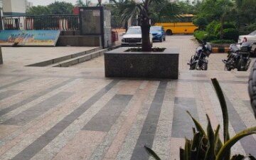 Shop For Rent in Sector 77
