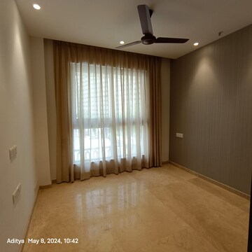 Room in 2 BHK Apartment at Hiranandani Castle Rock, Powai – for Rent