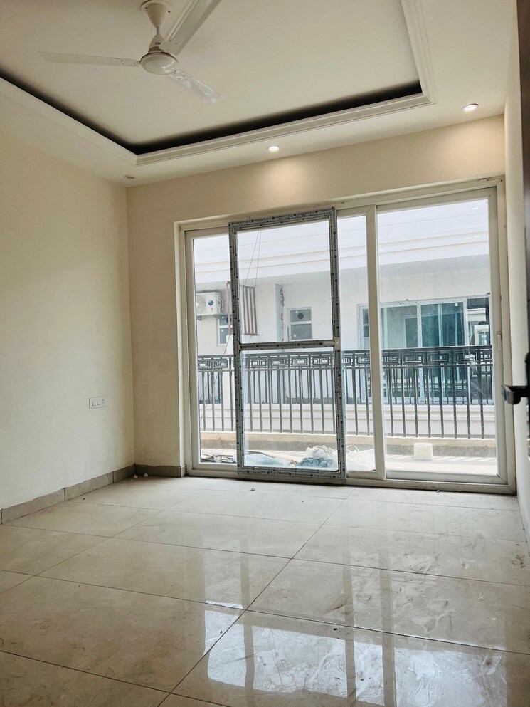 Room, peer mucchalla 3 Bedroom 1500 Sq.Ft. Builder Floor In Peer Mucchalla Zirakpur 8265975