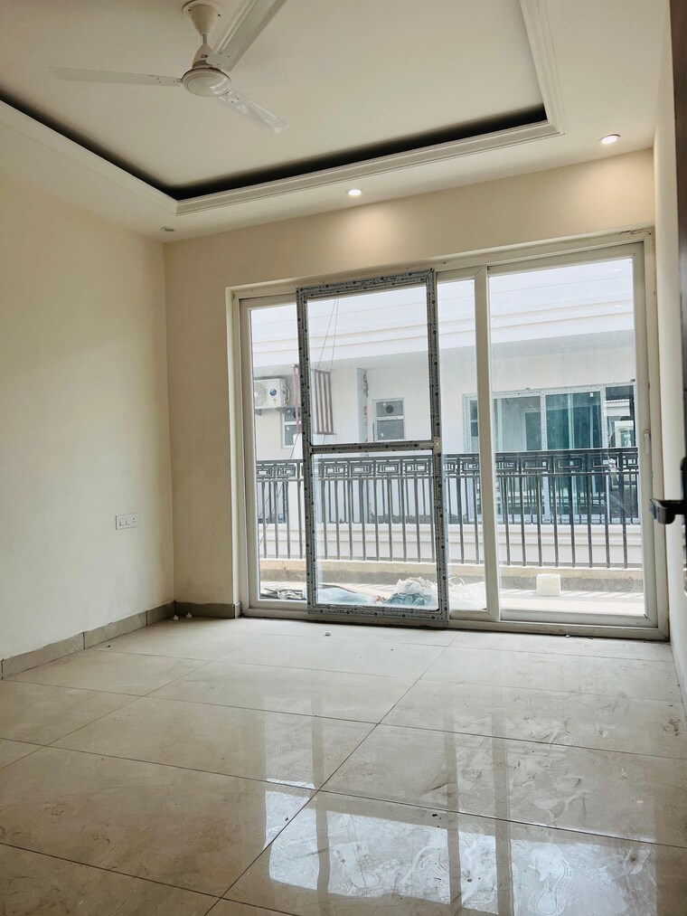 Room, peer mucchalla 3 Bedroom 1500 Sq.Ft. Builder Floor In Peer Mucchalla Zirakpur 8265975