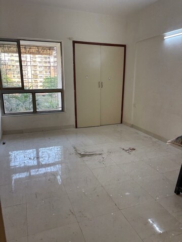 Room in 3 BHK Apartment at NRI Complex Phase 2, Seawoods – for Rent