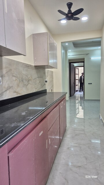 Kitchen in 1.5 BHK Builder Floor at Palm Residency Chhatarpur, Chattarpur – for Rent