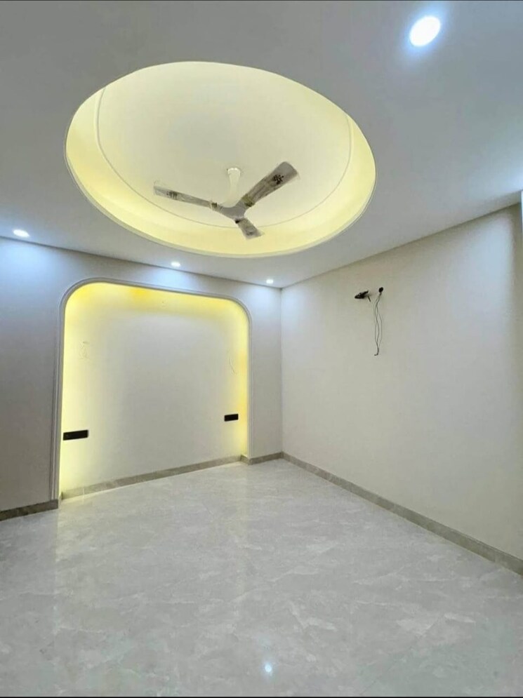 Room, sector 67 4 Bedroom 2200 Sq.Ft. Builder Floor In Sector 67 Gurgaon 8266030