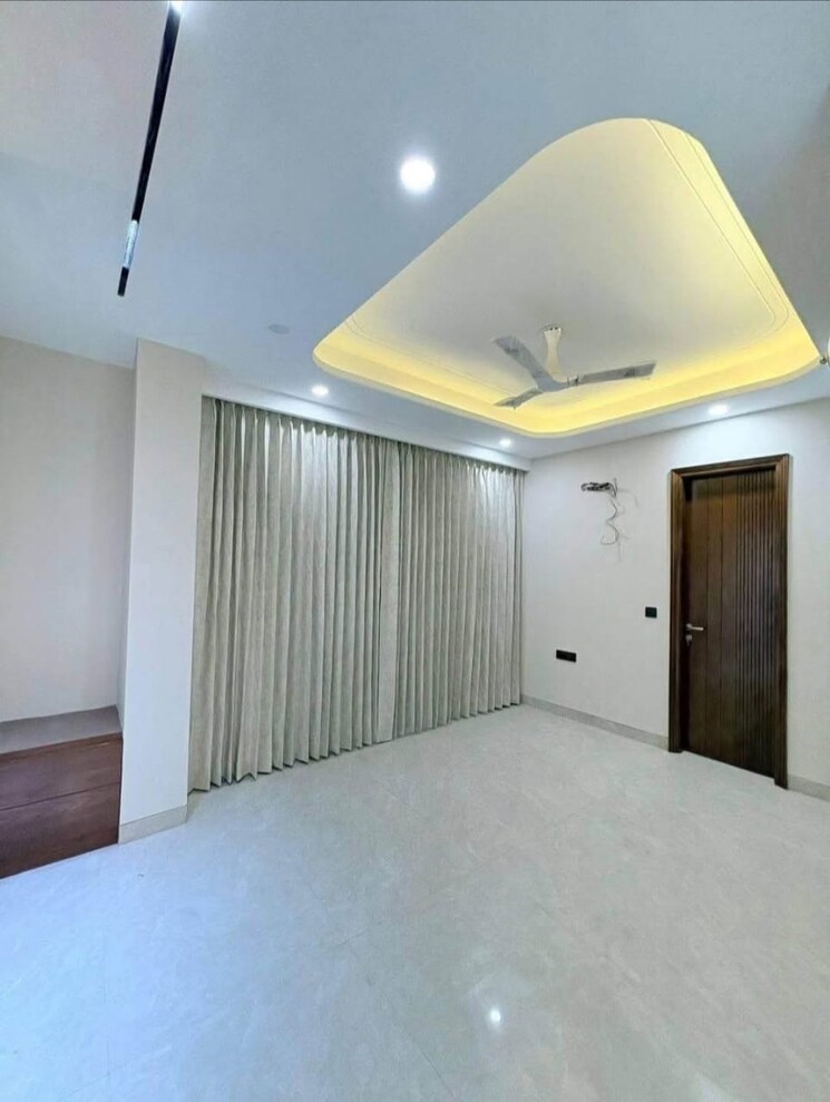 Room, sector 67 4 Bedroom 2200 Sq.Ft. Builder Floor In Sector 67 Gurgaon 8266030