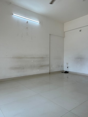 Room in 4 BHK Apartment at Lohia Jain Ra Casa, Bavdhan – for Rent