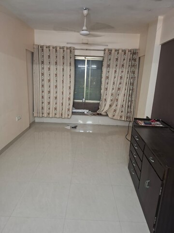 Room in 1 BHK Apartment at Nightingale CHS, Kandivali West – for Rent