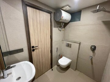 Bathroom in 1 BHK Builder Floor at Sector 57 – for Rent