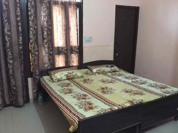 Bedroom in 2 BHK Builder Floor at DLF Vibhuti Khand, Gomti Nagar – for Rent
