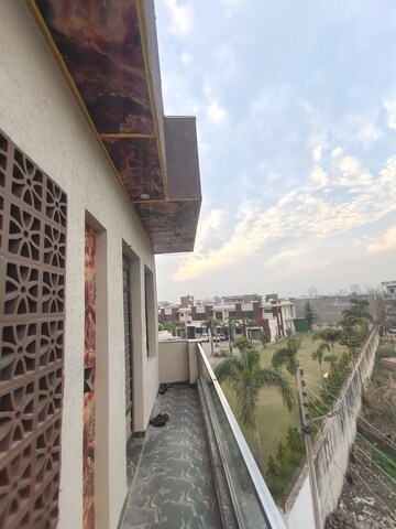 Balcony in 2 BHK Apartment at Ambala Highway – for Rent